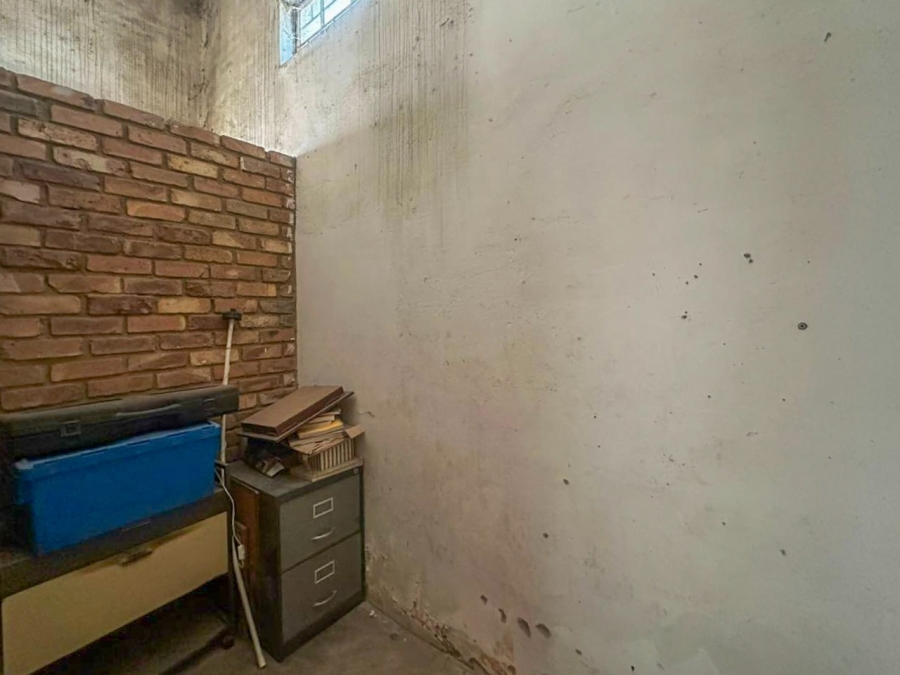 4 Bedroom Property for Sale in De Kroon A H North West